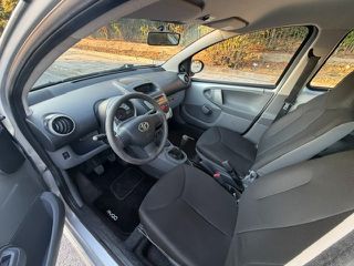 Toyota Aygo 2011-thumb-8