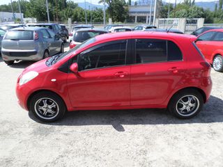 Toyota Yaris 2006-thumb-2