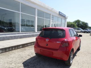 Toyota Yaris 2006-thumb-3