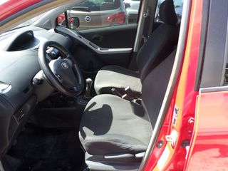 Toyota Yaris 2006-thumb-6
