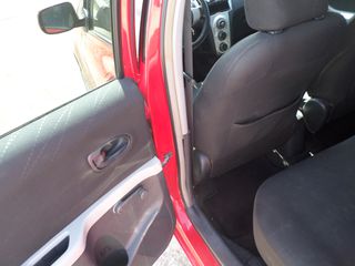 Toyota Yaris 2006-thumb-9