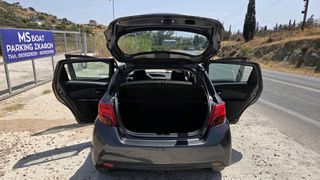 Toyota Yaris 2016 1.5 Hybrid Comfort-thumb-10