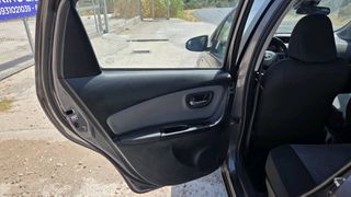 Toyota Yaris 2016 1.5 Hybrid Comfort-thumb-15
