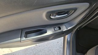 Toyota Yaris 2016 1.5 Hybrid Comfort-thumb-16
