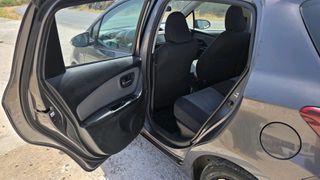 Toyota Yaris 2016 1.5 Hybrid Comfort-thumb-18