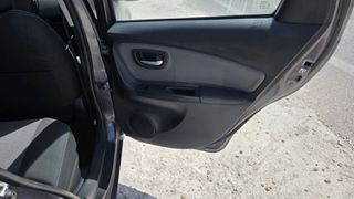 Toyota Yaris 2016 1.5 Hybrid Comfort-thumb-19