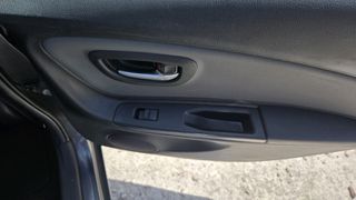Toyota Yaris 2016 1.5 Hybrid Comfort-thumb-22