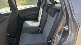 Toyota Yaris 2016 1.5 Hybrid Comfort-thumb-25