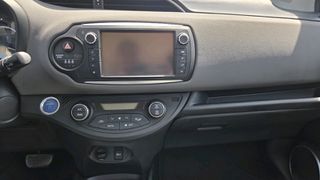 Toyota Yaris 2016 1.5 Hybrid Comfort-thumb-33