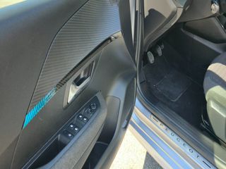 Peugeot 208 2022 1.2_STYLE_101hp-thumb-8