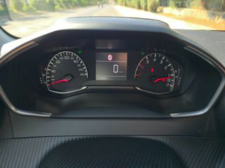 Peugeot 208 2022 1.2_STYLE_101hp-thumb-15