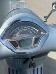 Vespa GTS 300 2022-thumb-1