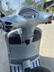 Vespa GTS 300 2022-thumb-7