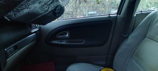 Volvo V40 '04-thumb-4