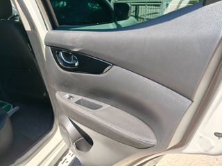 Nissan Qashqai 2015 1.6cc 130hp DCI ACENTA PREMIUM  4X4-thumb-37