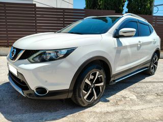 Nissan Qashqai 2015 1.6cc 130hp DCI ACENTA PREMIUM  4X4-thumb-2