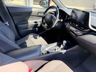 Toyota C-HR 2022 C-ENTER-thumb-13