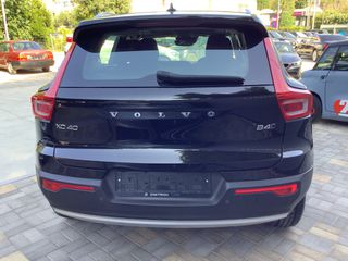 Volvo XC40 2021 Momentum Pro AWD Auto-thumb-4