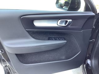 Volvo XC40 2021 Momentum Pro AWD Auto-thumb-25