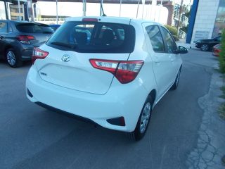 Toyota Yaris 2018 Cool-thumb-3