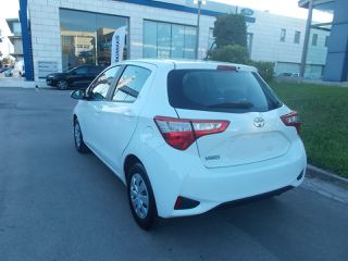 Toyota Yaris 2018 Cool-thumb-4