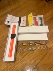 Apple Watch Series 3 42mm με πολλά λουράκια!
