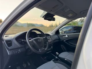 Hyundai i 20 2015 1.1 DIESEL BLACK LINE STYLE EDITION-thumb-18