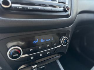 Hyundai i 20 2015 1.1 DIESEL BLACK LINE STYLE EDITION-thumb-27
