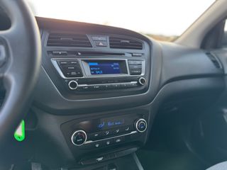 Hyundai i 20 2015 1.1 DIESEL BLACK LINE STYLE EDITION-thumb-28