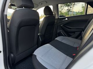 Hyundai i 20 2015 1.1 DIESEL BLACK LINE STYLE EDITION-thumb-31