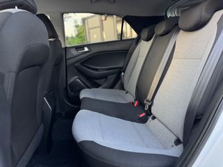 Hyundai i 20 2015 1.1 DIESEL BLACK LINE STYLE EDITION-thumb-33