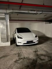 Tesla Model Y 2023 SR RWD (LFP Μπαταρια)