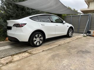 Tesla Model Y 2023 SR RWD (LFP Μπαταρια)-thumb-1