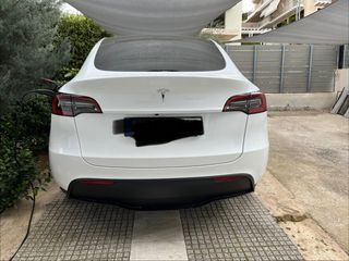 Tesla Model Y 2023 SR RWD (LFP Μπαταρια)-thumb-3