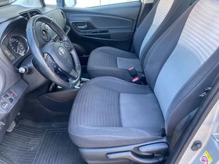 Toyota Yaris 2018-thumb-7