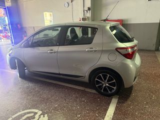 Toyota Yaris 2018-thumb-3