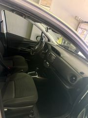 Toyota Yaris 2018-thumb-10