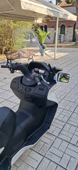 Suzuki Burgman 650 2012-thumb-4