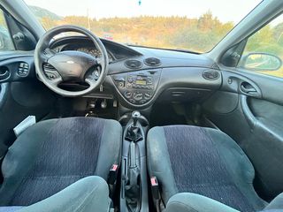 Ford Focus 2000 1.6-thumb-3