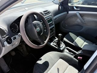Skoda Octavia 2008 1.4 TSI 80hp-thumb-7