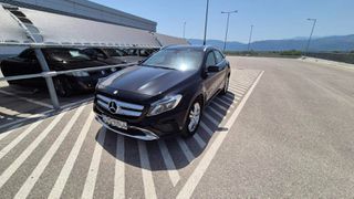 Mercedes-Benz GLA 180 2015 GLA 180 Exclusive