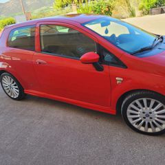 Fiat Grande Punto 2011-thumb-1