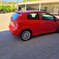 Fiat Grande Punto 2011-thumb-3