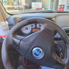 Fiat Grande Punto 2011-thumb-12