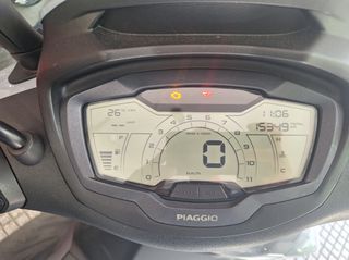 Piaggio Beverly 400 2025 HPE S-thumb-11