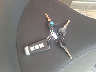 Piaggio Beverly 400 2025 HPE S-thumb-14