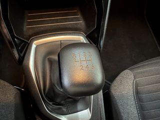 Peugeot 2008 2022 1.2 PURETECH 130HP STYLE NAVI CLIMA CAMERA-thumb-47