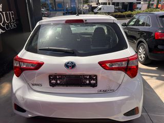 Toyota Yaris 2017-thumb-4