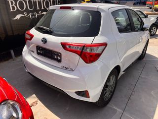 Toyota Yaris 2017-thumb-5