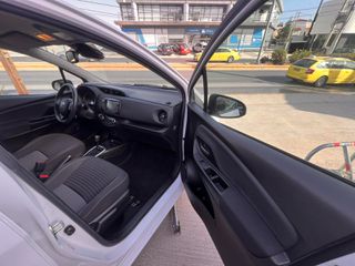 Toyota Yaris 2017-thumb-10